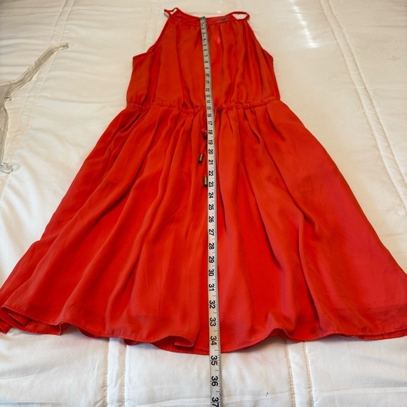 Banana Republic A Line
Halter Solid Coral Cinch Waist
Dress Capri Size 6 - Picture 4 of 8
